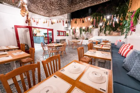 Η Αυθεντική Ελληνική Γεύση στο Κέντρο των Φηρών