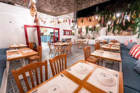 Η Αυθεντική Ελληνική Γεύση στο Κέντρο των Φηρών